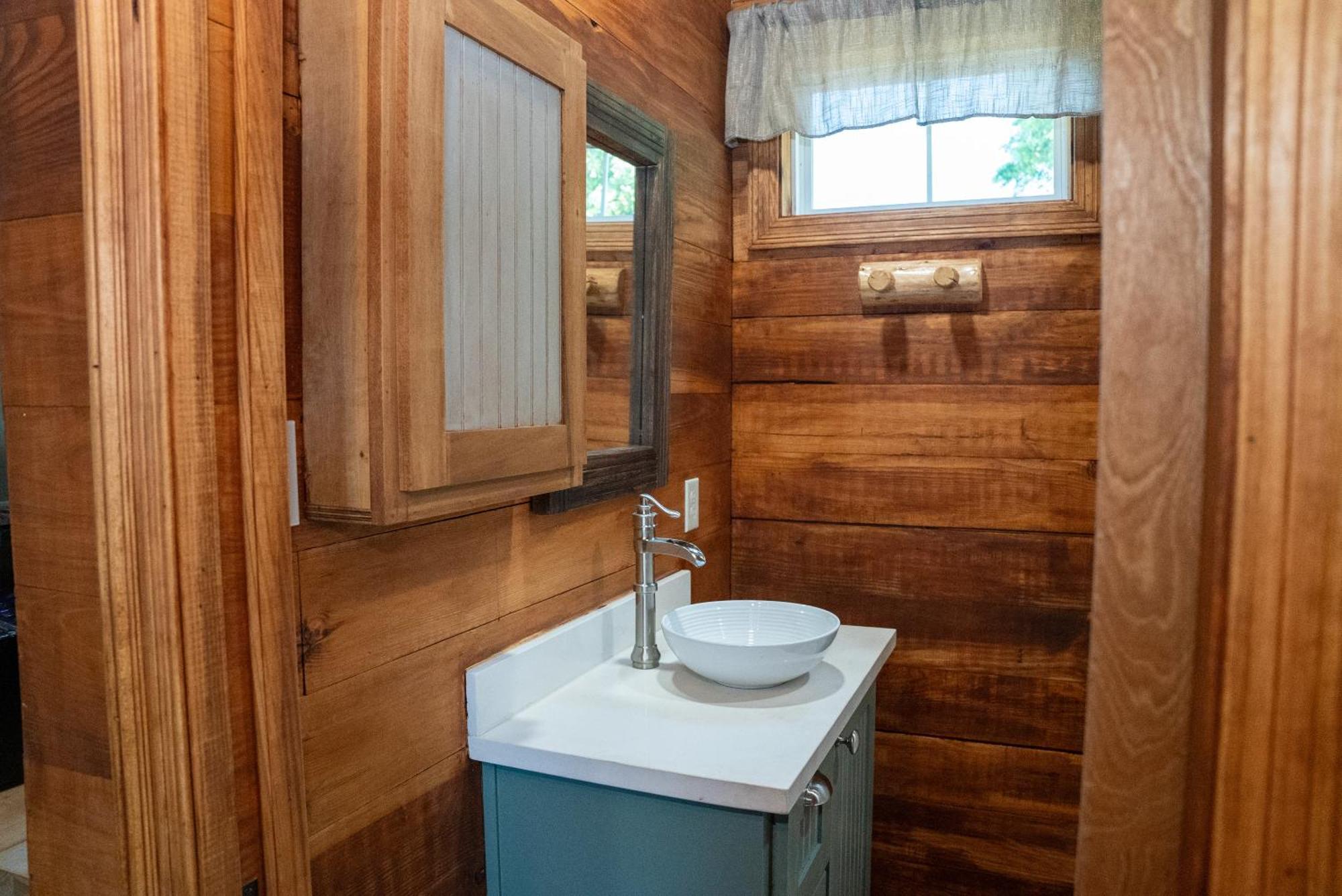 Riley'S Retreat Cabin Broussard Екстериор снимка
