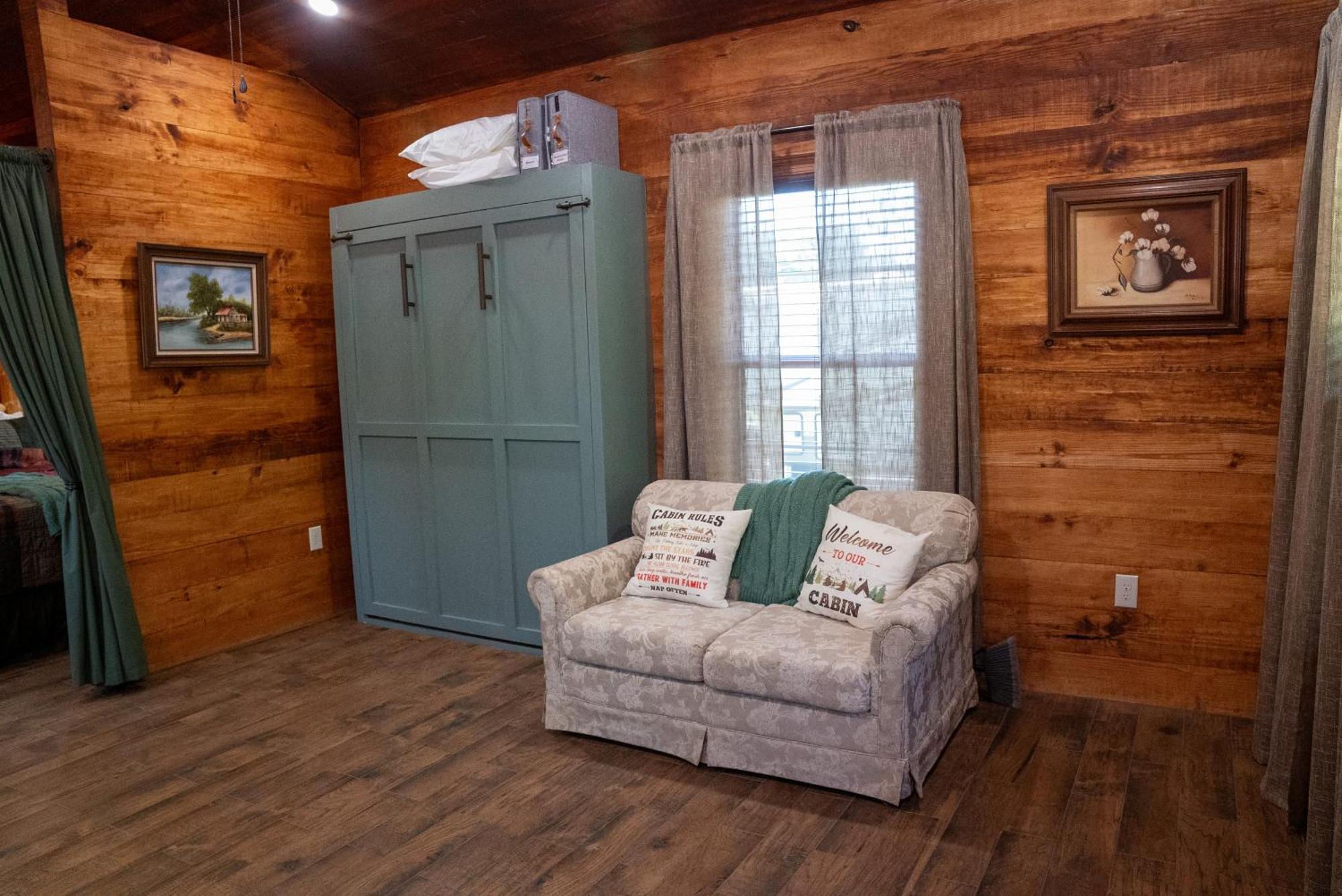Riley'S Retreat Cabin Broussard Екстериор снимка